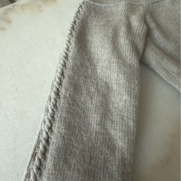 Banana Republic 100% Merino Wool Grey Off-the-Shoulder Sweater - Picture 3 of 4